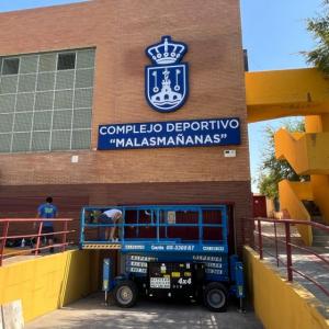 Rótulo caja corpórea luminosa con frente en metacrilato para Centro Deportivo Malasmañanas en Alaclá de Guadaira Sevilla.
