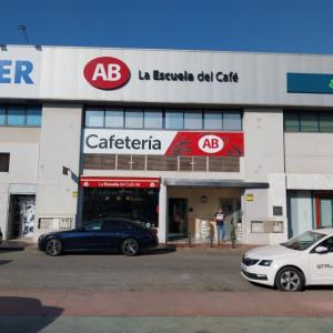 R&oacute;tulo cartel para frente de Local realizado en bandeja rotulada. Para Caf&eacute; AB Sevilla