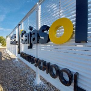 R&oacute;tulos en letras corp&oacute;reas iluminadas con led, Instituto Cajasol. Trabajo para el Grupo Recio en Sevilla.