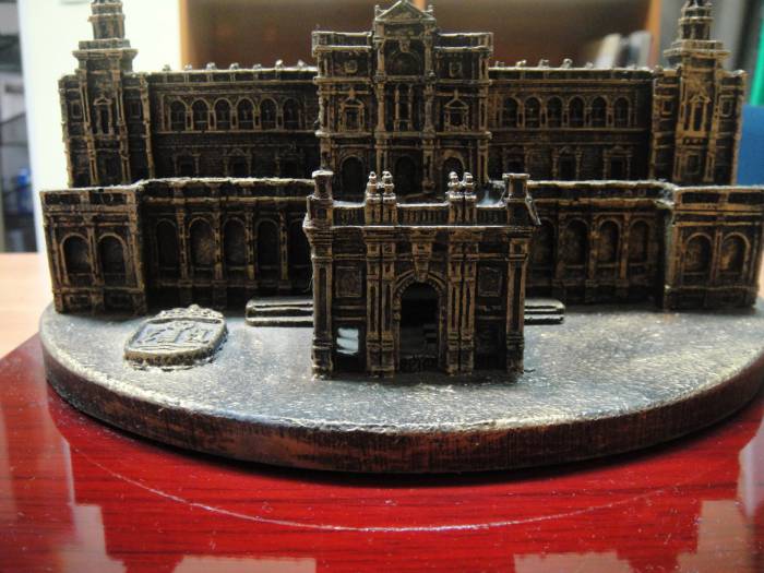 Capitanía General Sevilla, Edificio Plaza de España. Trofeo 3D en resina