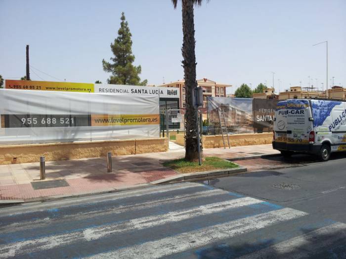 Cartel lona publicitaria de Gran formato microperforada. Residencial Andalucía, Alcalá de Guadaira Sevilla ( para la Agencia Atenea )