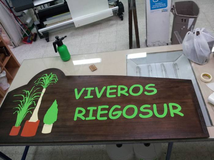 Rotulación de carteles señalizadores Viveros Riego Sur, Sevilla