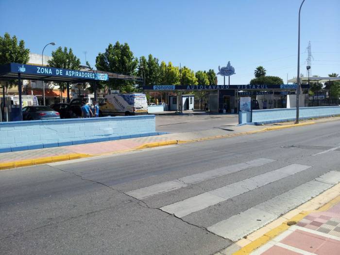 Rotulación en vinilos de frente cornisa. Autolavado Vistazul Dos Hermanas Sevilla