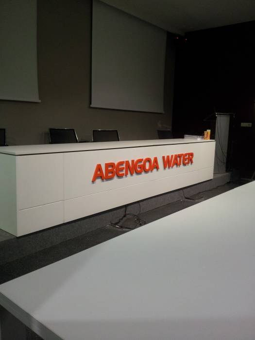 Rótulo cartel letras corpóreas. Abengoa Water, Instalaciones I+D+I de Fuente del Rey Dos Hermanas Sevilla