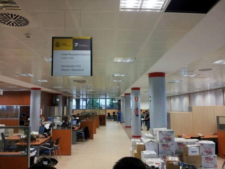 Rótulo Cartel Oficinas de la Seguridad Social de la C/ Niebla en Sevilla. Trabajos realizados para Silva y Vilches.