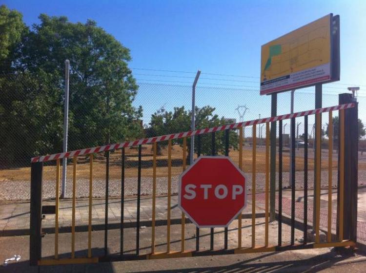 Rótulo cartel Seguridad Vial, Polígono de La Isla Dos Hermanas Sevilla. 