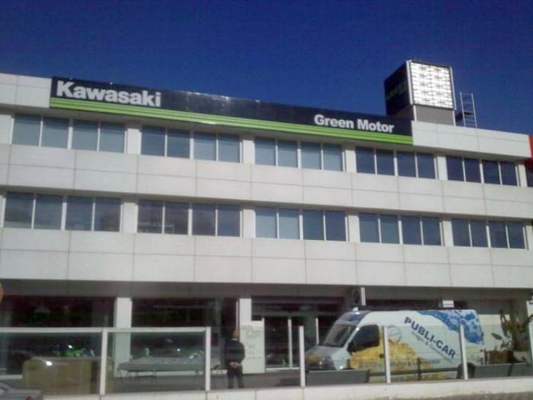 Rótulo Cubo luminoso Kawasaki Green Motor, Polig. Pica Sevilla