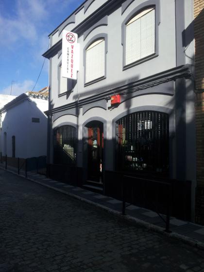 Rótulo luminoso Banderola. Comercial Vázquez Sevilla