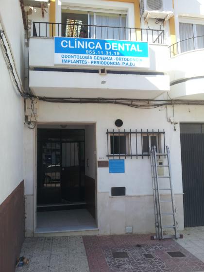 Rótulo luminoso. Clínica Dental Sevilla
