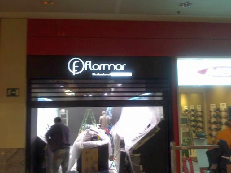 Rótulo luminoso corpóreo. Flormar, Centro Nervión Plaza Sevilla