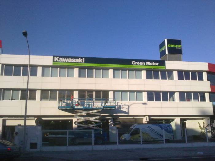Rótulo luminoso. Kawasaki Green Motor, Polig. Pica Sevilla