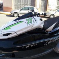 Personalización moto de agua. Rotulación integral con vinilos de fundición. Sevilla