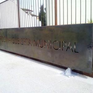 Rótulo Cartel Piscina cubierta Municipal de Constantina Sevilla Junta de Andalucía
