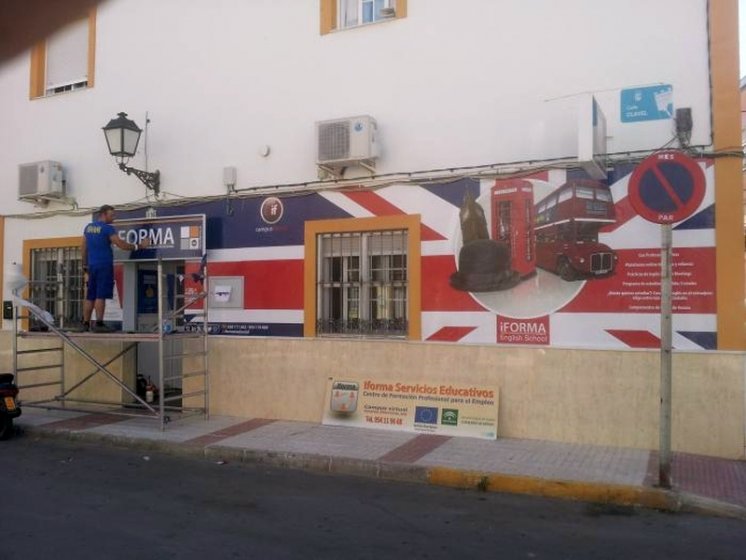 Iforma la Algaba Sevilla. Rotulación en vinilo laminado especial pared 