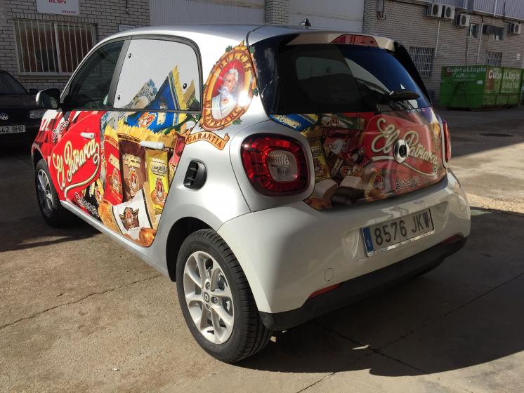 El Patriarca Estepa Sevilla. Rotulación semi integralcon vinilos fundidos Smart Forfour
