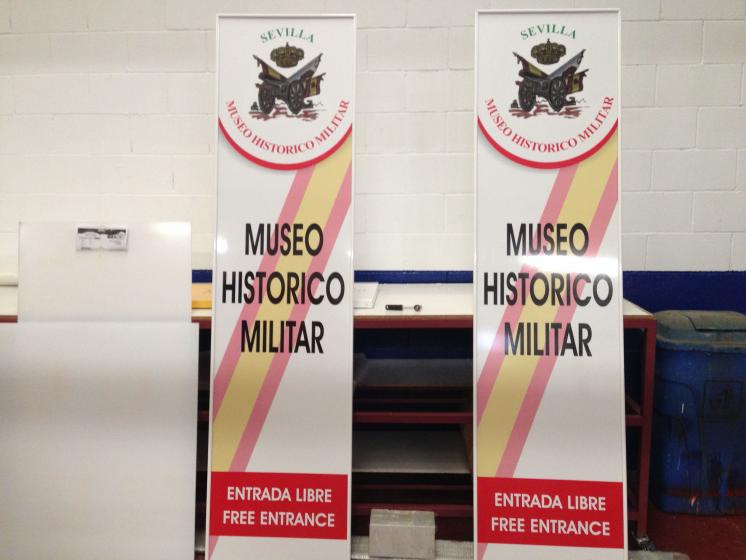 Roll up en poliéster para Museo Militar de Sevilla.