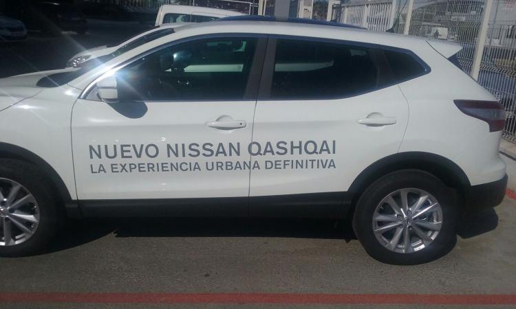 Rotulación en vinilo de corte. Nissan Casqai, Vanauto Sueminencia Sevilla