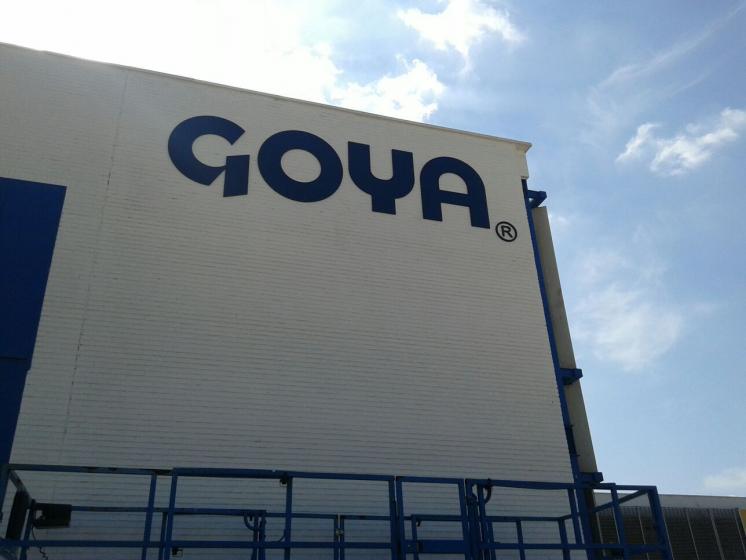 Rótulo cartel letras corpóreas. Fábrica de Goya en Sevilla, PVC de 19 mm lacado