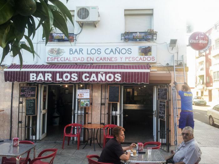 Rótulo luminoso. Bar Los Caños Sevilla