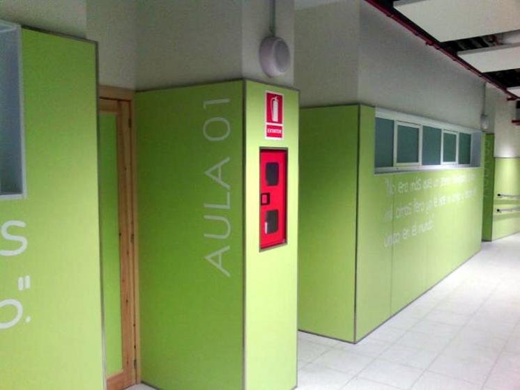 Rótulo en vinilo Decoración de Colegio en Alcalá de Guadaira Sevilla. Trabajos para Ferrovial-Agroman