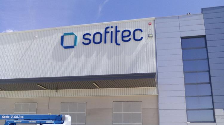 Sofitec Airbus Militari Sevilla Fabricaci&oacute;n y Montaje de letras corp&oacute;reas lacadas para Sofitec en Sevilla