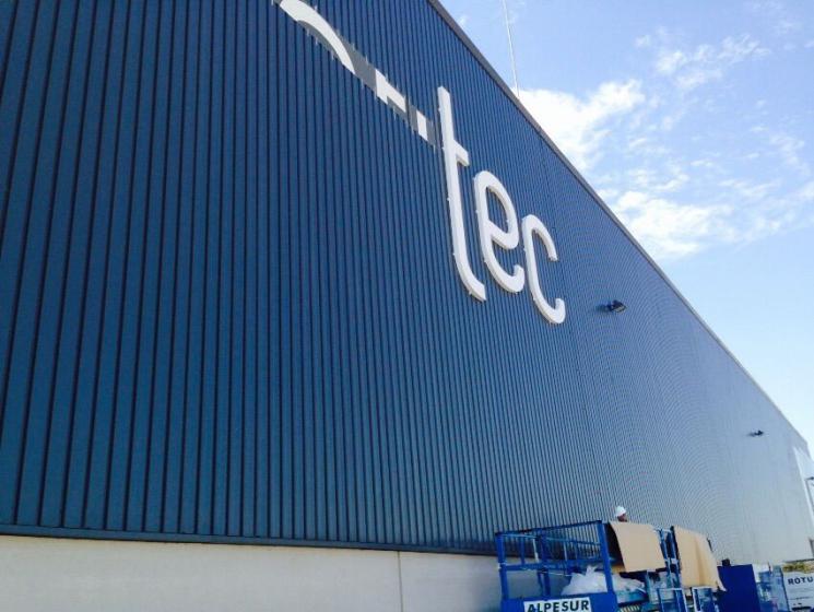 Sofitec Airbus Militari Sevilla Fabricaci&oacute;n y Montaje de letras corp&oacute;reas lacadas para Sofitec en Sevilla