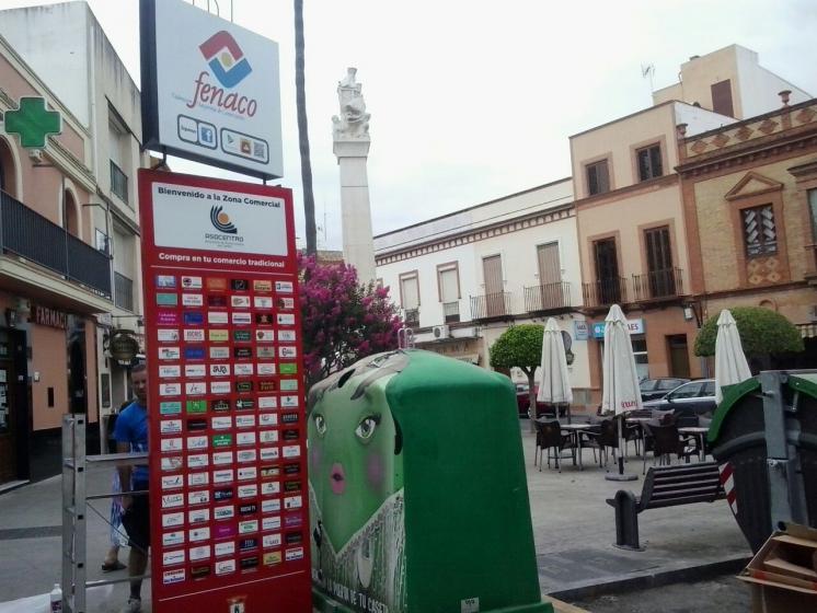 Totem rotulado con vinilo laminado  Fenaco ( Federaci&oacute;n Nazarena de Comerciantes de Dos Hermanas ) Sevilla