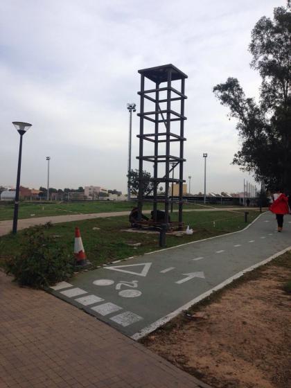 Universidad Pablo de Olavide Sevilla. Tótem de 6 mts rotulado