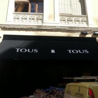Toldos rotulados para las tiendas Tous. Granada