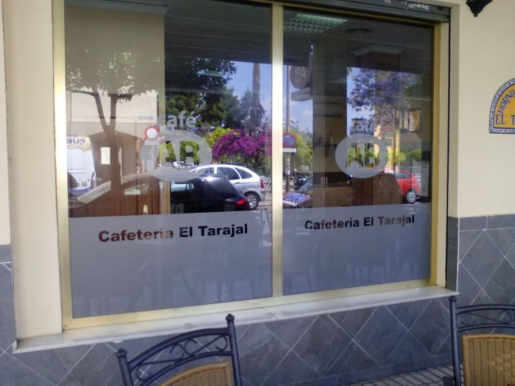 Cafetería El tarajal, Café AB, Sevilla. Rotulación de vinilos al ácido