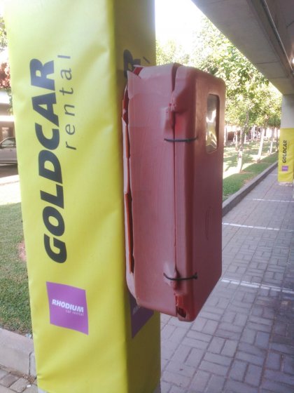 Cambio de señalización carteles y lonas. Mantenimiento de Parking Gold Car Rental,en aeropuerto de Sevilla