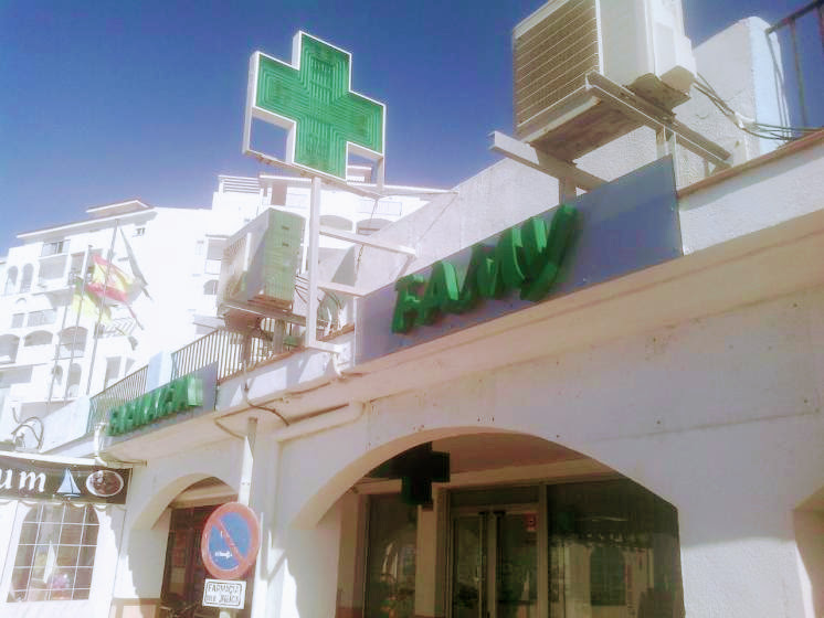 cruz de farmacia en sevilla