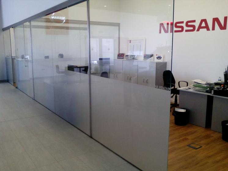  Nissan Andalsyr de Huelva. Rotulación de vinilos en corte y al ácido