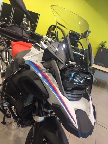 Rotulación de BMW GS 1200 en vinilo fundido impreso y laminado. Trabajo para Todomoto Sevilla