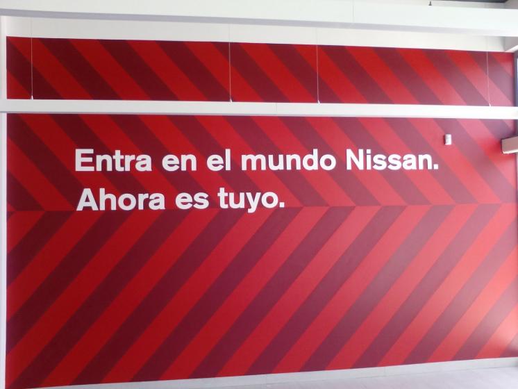 Rotulación de fotomural en vinilos en Nueva rotulación para la Nissan Andalsyr de Huelva. Trabajos realizados para Soinan.