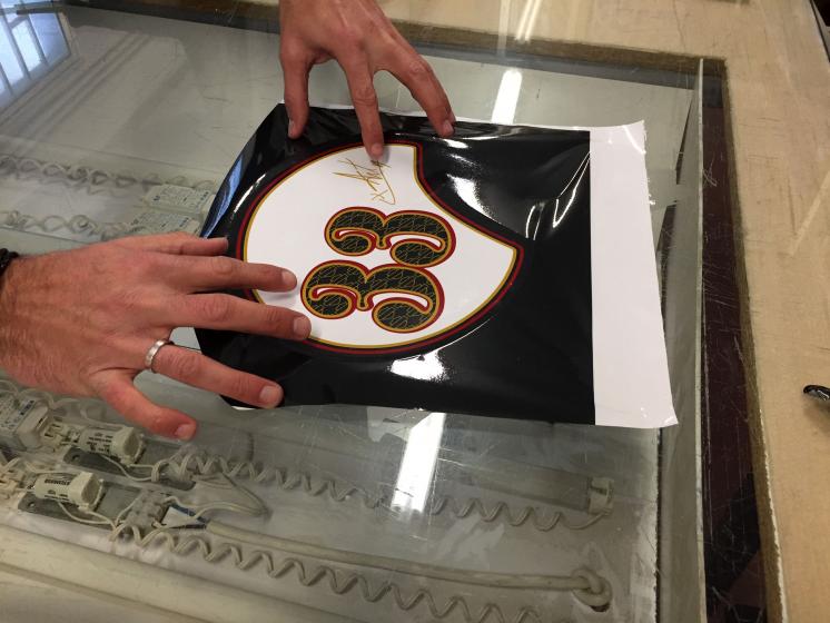 Rotulación de Harley Dadvison en vinilo en impresión digital laminado fundido. Trabajo para Harley Dadvison Sevilla.