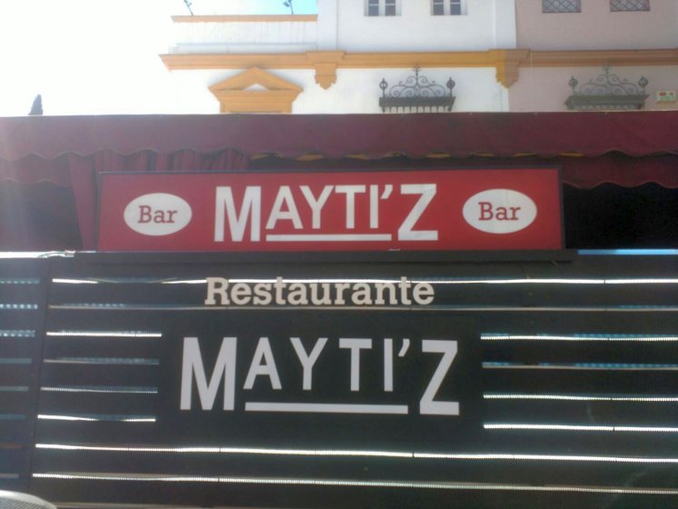 Rótulo cartel caja luminosa. Restaurante Gastobra Maytiz en Sevilla.