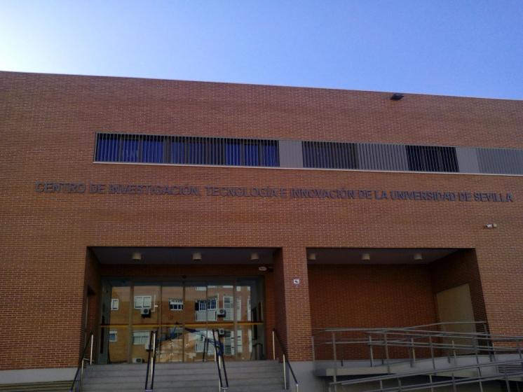 Rótulo cartel letras corpóreas. Edificio CEA. Centro de Investigación Tecnología e Innovación de la Universidad de Sevilla.