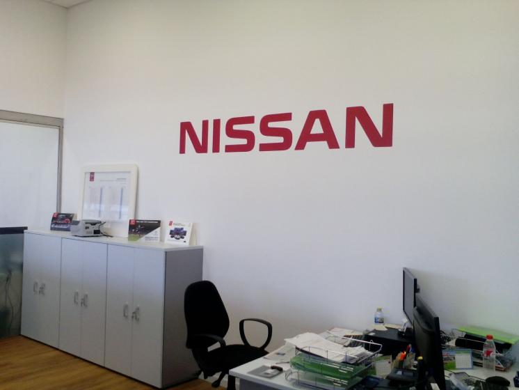 Rótulo cartel. Nissan Andalsyr de Huelva. Letras recortadas y lacadas en pvc.