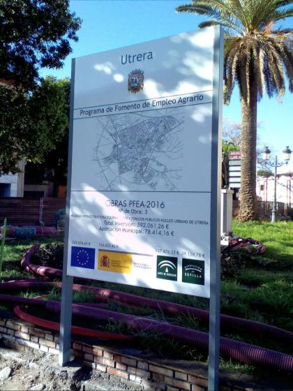 Valla publicitaria o cartelera, así como cartel de obra  panelable y rotulada con vinilo. Programa 2016 de Fomento Agrario del Ayuntamiento de Utrera Sevilla