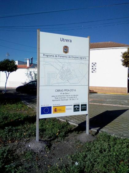 Valla publicitaria o cartelera, así como cartel de obra  panelable y rotulada con vinilo. Programa 2016 de Fomento Agrario del Ayuntamiento de Utrera Sevilla