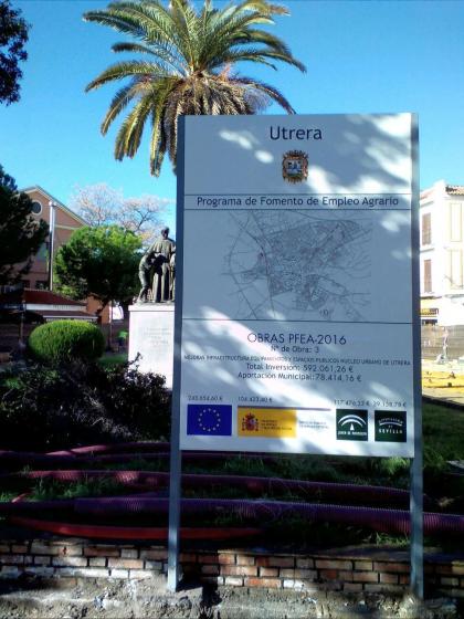 Valla publicitaria o cartelera, así como cartel de obra  panelable y rotulada con vinilo. Programa 2016 de Fomento Agrario del Ayuntamiento de Utrera Sevilla