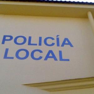 Letras recortadas en acero inoxidable para la Policía Local de La Algaba en Sevilla