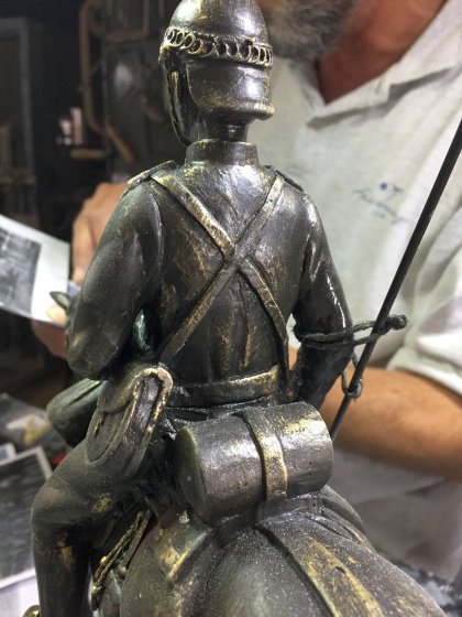 Lancero a caballo del Regimiento de Caballería Sagunto 7 Sevilla, Talla y figura 3D en resina con peana de madera.