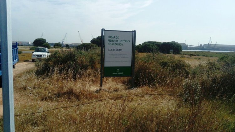 Monolito de la Memoria Histórica. Junta de Andalucía. Sevilla, Cádiz, Huelva, Granada, Córdoba, Jaén y Almería