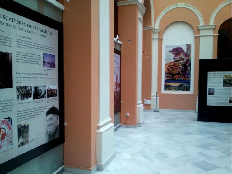 Montaje de Exposición Laredo Sevilla en el Ayuntamiento de Sevilla.