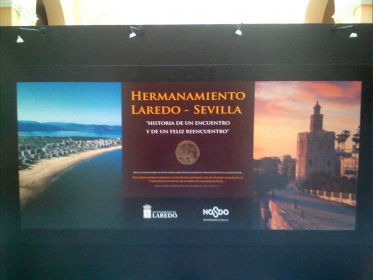 Montaje de Exposición Laredo Sevilla en el Ayuntamiento de Sevilla.