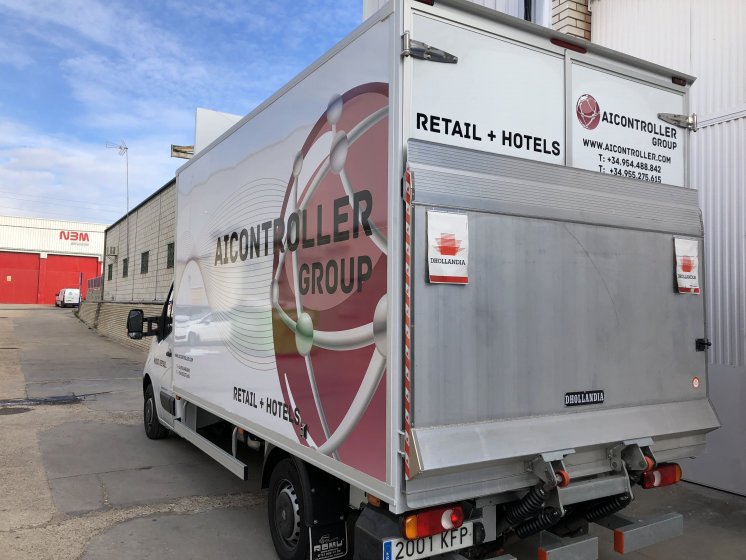 Rotulación de furgoneta en vinilo en impresión digital laminado. Aicontroller Group Sevilla.