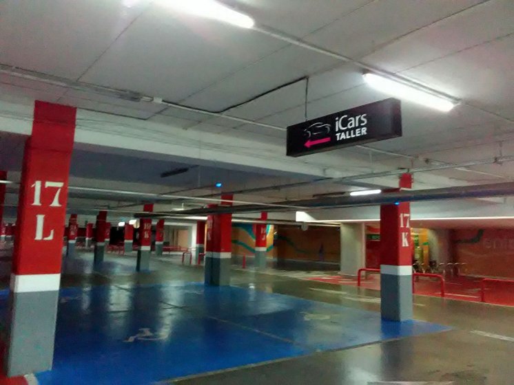 Rótulo caja de luz señalizador plazas parking para Icars Sevilla