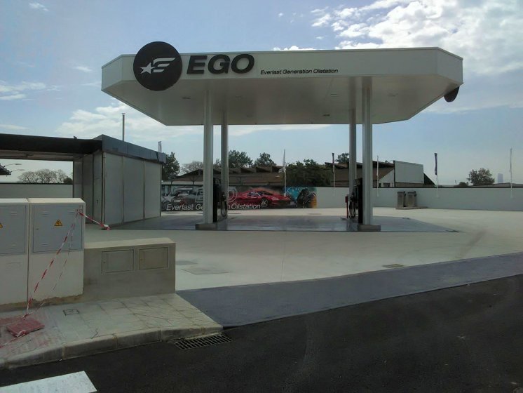 Rótulo corpóreo fresado e iluminado por led. EGO Sevilla.